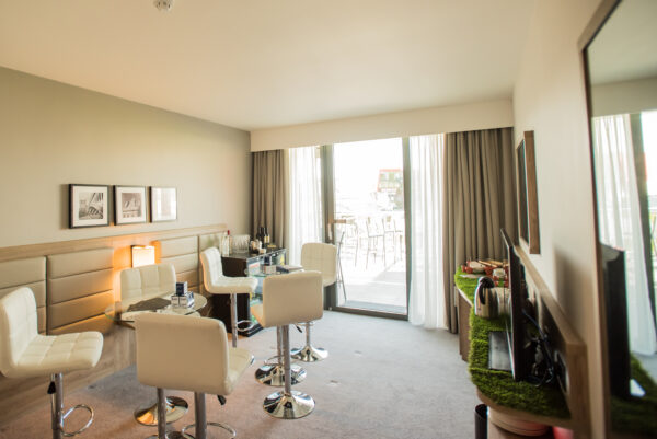 Executive Hotel Suite