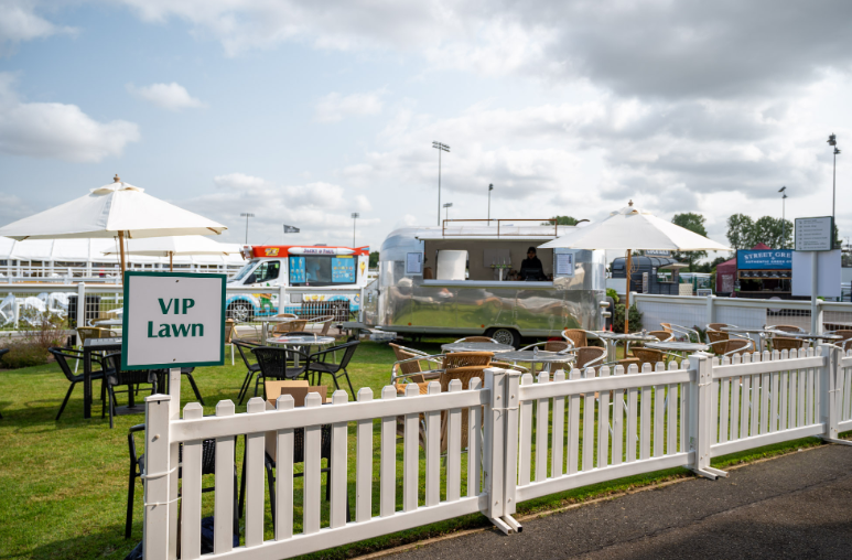 VIP Lawn Hospitality - Southwell Racecourse VIP Lawn Hospitality - Southwell Racecourse