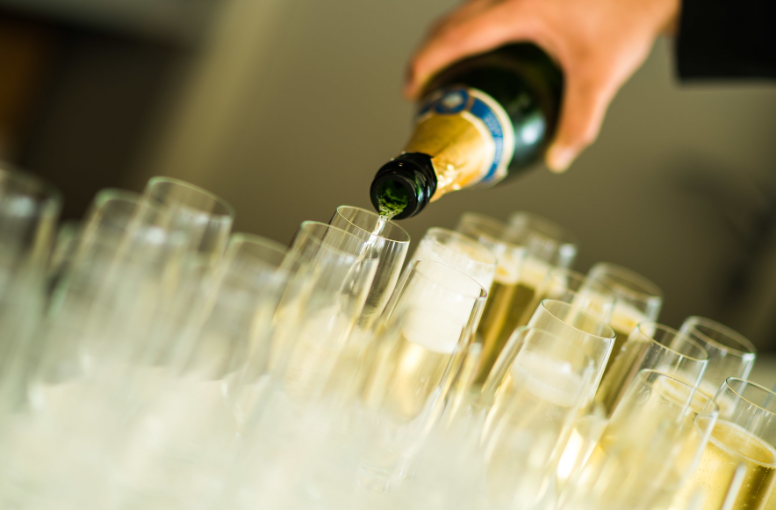Social Celebration Box Hospitality - Worcester Racecourse Social Celebration Box Hospitality - Worcester Racecourse